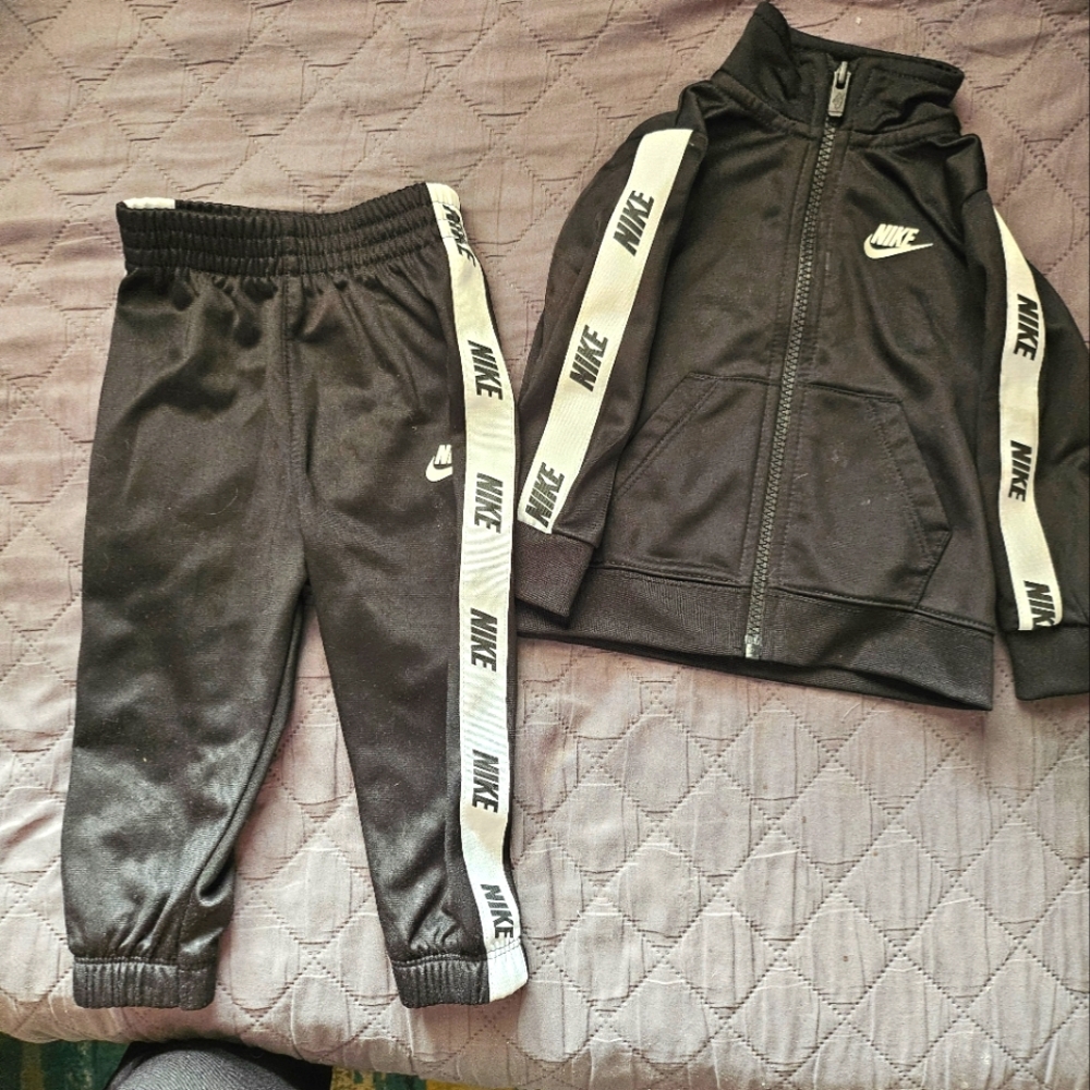 12m nike track suit